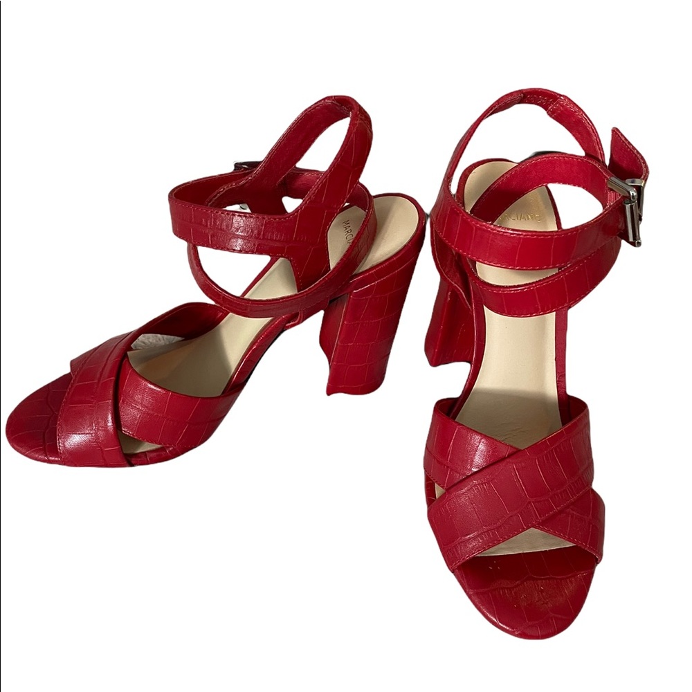 Marciano Shapiro red block heals- size 6